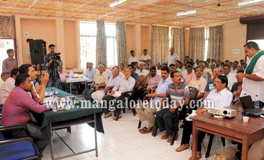 Farmers walk out of DC led meet in Bantwal to discuss HPCL pipeline issue